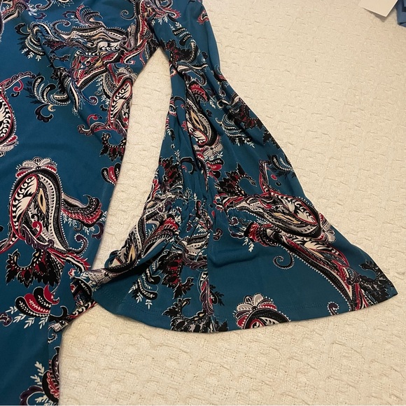 White House Black‎ Market Teal Paisley Tunic - Picture 8 of 8